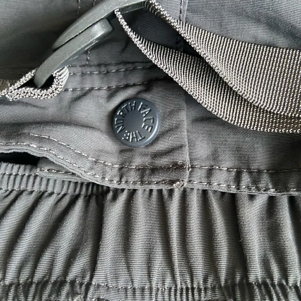 The North Face Slate Gray 100% Nylon Belted Shorts Hiking 2XL Elastic Waist